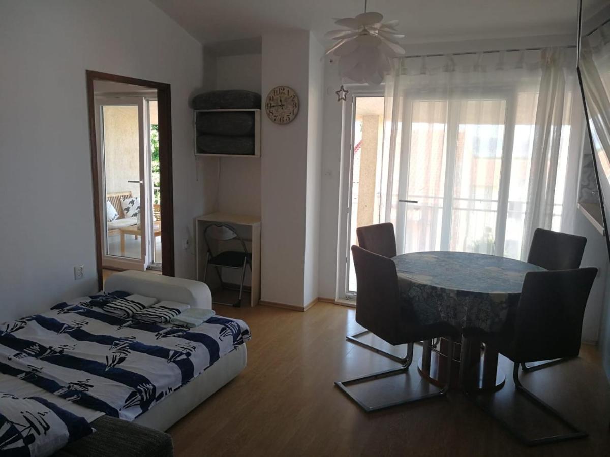 Apartmani Nea Biograd Na Moru Exterior foto