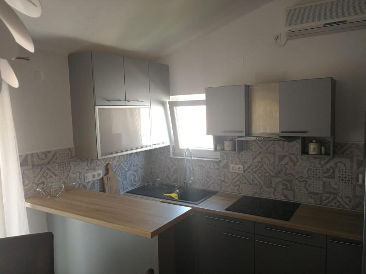 Apartmani Nea Biograd Na Moru Exterior foto