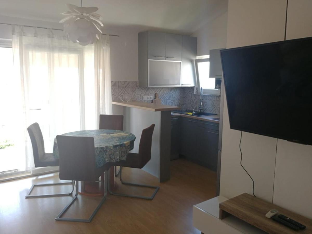 Apartmani Nea Biograd Na Moru Exterior foto