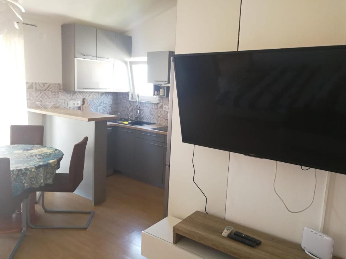 Apartmani Nea Biograd Na Moru Exterior foto