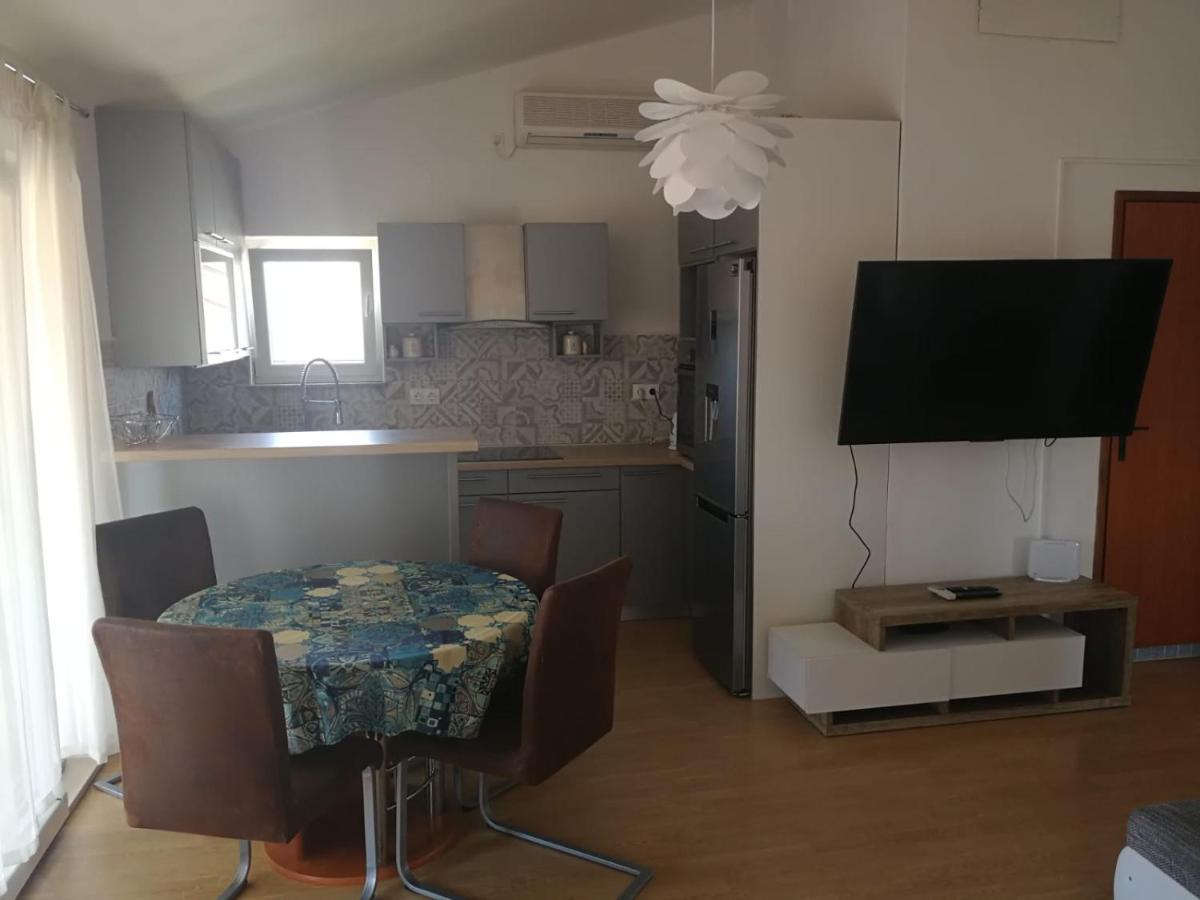Apartmani Nea Biograd Na Moru Exterior foto